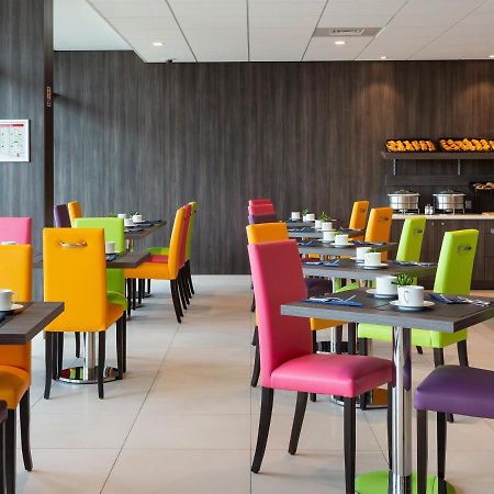 Hotel Roi Soleil Prestige Plaisir - St Quentin Екстер'єр фото
